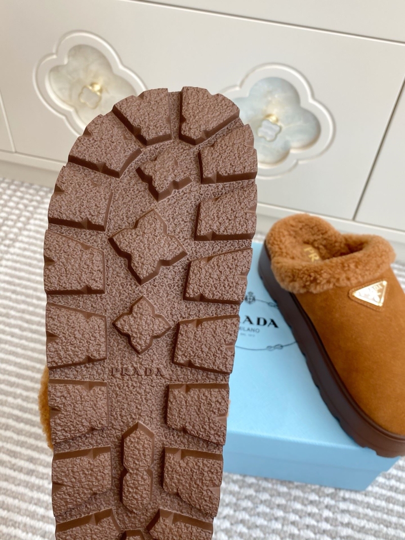 Pra*a slippers